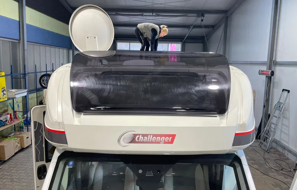 Challenger, Dachhaube vor der Aufbereitung